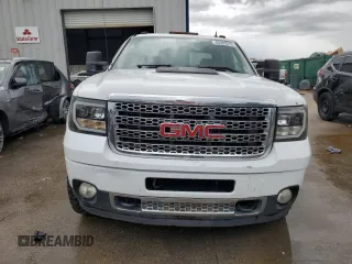 2011 GMC Sierra 3500HD DRW Denali z VIN 1GT426C84BF248011, wystawiony jako Copart lot #60469315 z przebiegiem 297 437 mil mil oraz Szkoda całkowita • Salvage title. Historia ofert i sprzedaży dostępna na DreamBid. Obrazek 5.