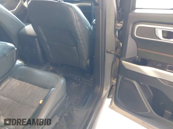 2022 Ford Explorer Timberline z VIN 1FMSK8JH1NGA67738, wystawiony jako IAAI lot #42074731 z przebiegiem 60 885 mil mil oraz . Historia ofert i sprzedaży dostępna na DreamBid. Obrazek 8.
