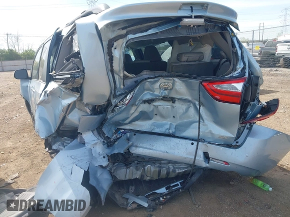 2015 Toyota Sienna XLE with VIN 5TDYK3DC3FS609947, listed as a IAAI auction lot 42097199 with Not provided miles and . Bid and sale history available at DreamBid. Image 18.