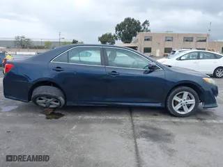 2014 Toyota Camry L with VIN 4T1BF1FKXEU385715, listed as a IAAI auction lot 41924726 with 187,486 mi miles. Bid and sale history available at carsss.com. Image 13.