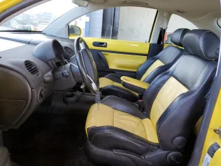 2002 Volkswagen New Beetle Coupe GLS with VIN 3VWCD21C62M452604, listed as a Copart auction lot 44464965 with 143,752 mi miles and Clean Title. Bid and sale history available at carsss.com. Image 7.