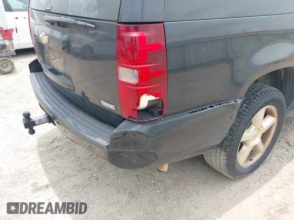 2011 Chevrolet Suburban LT with VIN 1GNSCJE07BR128885, listed as a IAAI auction lot 42456748 with 201,789 mi miles and . Bid and sale history available at DreamBid. Image 6.