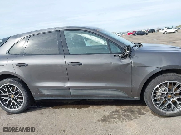 2016 Porsche Macan S with VIN WP1AB2A56GLB45913, listed as a IAAI auction lot 41592222 with 77,586 mi miles. Bid and sale history available at carsss.com. Image 14.
