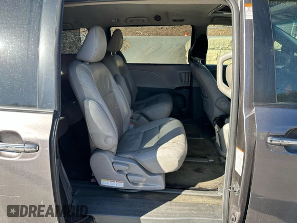 2016 Toyota Sienna Ltd with VIN 5TDDK3DC2GS130094, listed as a Copart auction lot 52756945 with 273,870 mi miles and Clean Title. Bid and sale history available at carsss.com. Image 8.