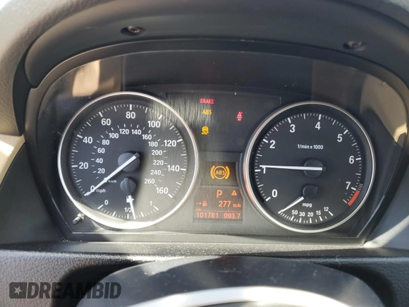 2014 BMW X1 sDrive28i z VIN WBAVM1C51EVW51832, wystawiony jako Copart lot #60153925 z przebiegiem 101 781 mil mil oraz Szkoda całkowita • Salvage title. Historia ofert i sprzedaży dostępna na DreamBid. Obrazek 9.