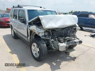 2008 Jeep Commander Sport z VIN 1J8HH48K88C101685, wystawiony jako IAAI lot #42156247 z przebiegiem 119 393 mil mil oraz . Historia ofert i sprzedaży dostępna na DreamBid. Obrazek 1.