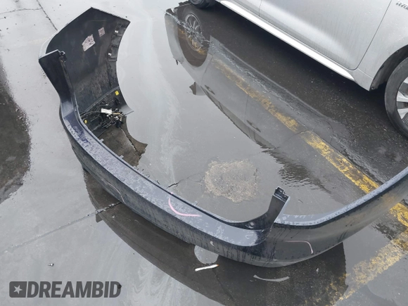 2018 Jaguar F-Pace 30t Portfolio with VIN SADCN2GX4JA284441, listed as a IAAI auction lot 41758867 with 113,302 mi miles and . Bid and sale history available at DreamBid. Image 12.