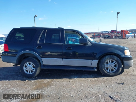 2003 Ford Expedition Special Service with VIN 1FMFU16L33LC18812, listed as a IAAI auction lot 41581270 with 1 mi miles. Bid and sale history available at carsss.com. Image 12.