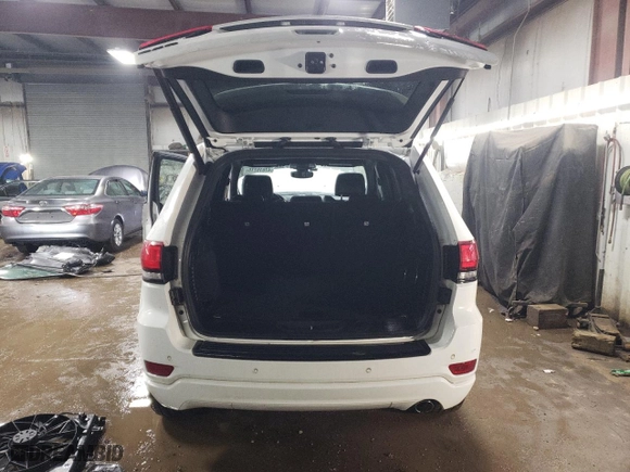 2018 Jeep Grand Cherokee Laredo E with VIN 1C4RJFAG3JC258130, listed as a Copart auction lot 47615715 with 116,002 mi miles and Salvage Title. Bid and sale history available at carsss.com. Image 6.