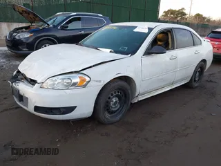 2011 Chevrolet Impala Police Police with VIN 2G1WD5EM0B1146423, listed as a IAAI auction lot 41401340 with 105,133 mi miles. Bid and sale history available at carsss.com. Image 2.
