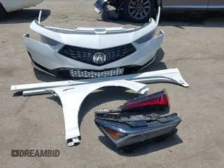 2024 Acura Integra Technology with VIN 19UDE4G77RA028884, listed as a IAAI auction lot 42444091 with 18,600 mi miles and . Bid and sale history available at DreamBid. Image 12.