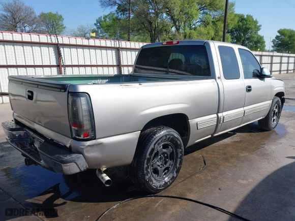 2000 Chevrolet Silverado 1500 LS with VIN 2GCEC19T8Y1276958, listed as a IAAI auction lot 41748779 with 1 mi miles. Bid and sale history available at carsss.com. Image 4.