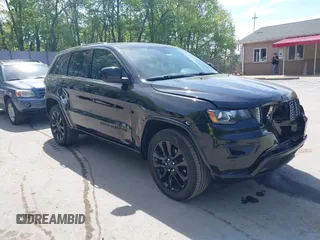 2019 Jeep Grand Cherokee Upland z VIN 1C4RJFAG9KC841044, wystawiony jako IAAI lot #42233619 z przebiegiem 42 283 mil mil oraz . Historia ofert i sprzedaży dostępna na DreamBid. Obrazek 1.