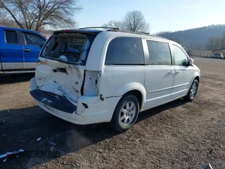2009 Chrysler Town & Country Touring with VIN 2A8HR54179R631851, listed as a IAAI auction lot 41786165 with 126,988 mi miles and . Bid and sale history available at DreamBid. Image 4.