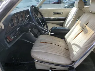 1969 Ford Thunderbird with VIN 9J83N122985, listed as a Copart auction lot 49285385 with 22,722 mi miles and Clean Title. Bid and sale history available at DreamBid. Image 7.