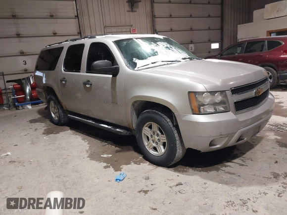 2007 Chevrolet Suburban LT with VIN 3GNFK16397G105953, listed as a IAAI auction lot 41621773 with 249,570 mi miles. Bid and sale history available at carsss.com. Image 1.