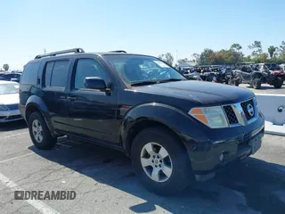 2007 Nissan Pathfinder S z VIN 5N1AR18U57C637946, wystawiony jako IAAI lot #42231710 z przebiegiem 178 560 mil mil oraz . Historia ofert i sprzedaży dostępna na DreamBid. Obrazek 1.