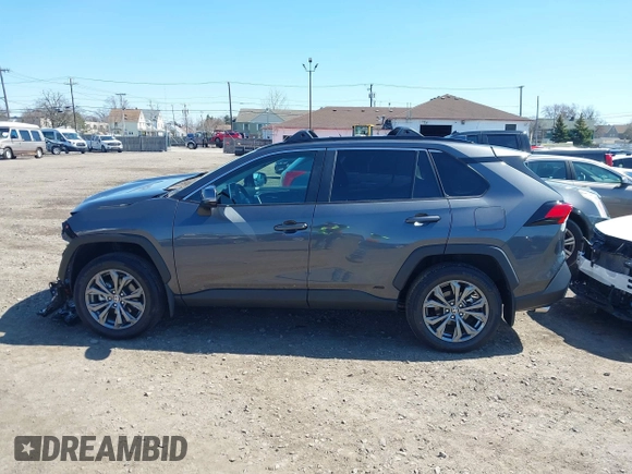 2024 Toyota RAV4 Hybrid XLE Premium with VIN 2T3B6RFVXRW082567, listed as a IAAI auction lot 42059419 with 3,039 mi miles. Bid and sale history available at carsss.com. Image 14.