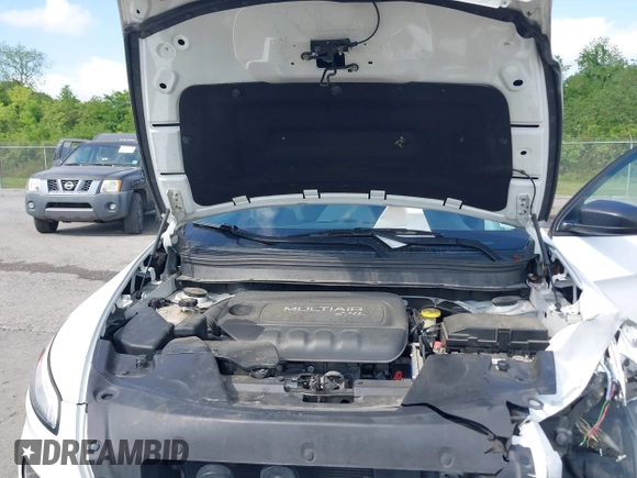 2016 Jeep Cherokee Altitude with VIN 1C4PJLAB4GW290666, listed as a IAAI auction lot 42052140 with 77,116 mi miles. Bid and sale history available at carsss.com. Image 10.