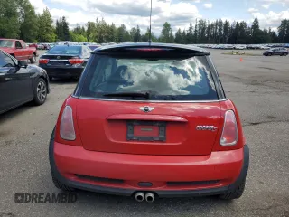 2005 MINI Hardtop S z VIN WMWRE33565TL15602, wystawiony jako Copart lot #58003515 z przebiegiem 134 495 mil mil oraz Szkoda całkowita • Salvage title. Historia ofert i sprzedaży dostępna na DreamBid. Obrazek 6.