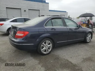 2013 Mercedes-Benz C 250 Sport z VIN WDDGF4HB5DR268186, wystawiony jako Copart lot #59209855 z przebiegiem 93 184 mil mil oraz Czysty tytuł • Clean title. Historia ofert i sprzedaży dostępna na DreamBid. Obrazek 3.