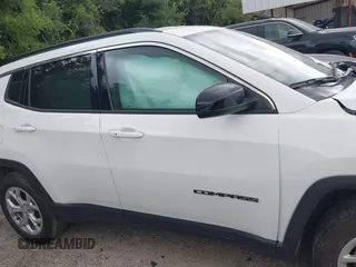 2024 Jeep Compass Latitude with VIN 3C4NJDBN9RT100598, listed as a IAAI auction lot 42541564 with 25,447 mi miles and . Bid and sale history available at DreamBid. Image 12.
