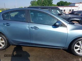 2010 Mazda 3 i Sport z VIN JM1BL1SFXA1315536, wystawiony jako IAAI lot #42274178 z przebiegiem 160 773 mil mil oraz . Historia ofert i sprzedaży dostępna na DreamBid. Obrazek 13.