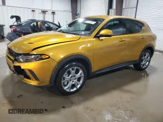 2024 Dodge Hornet R/T z VIN ZACPDFCW4R3A12088, wystawiony jako Copart lot #52515655 z przebiegiem 21 696 mil mil oraz Szkoda całkowita • Salvage title. Historia ofert i sprzedaży dostępna na DreamBid. Obrazek 1.