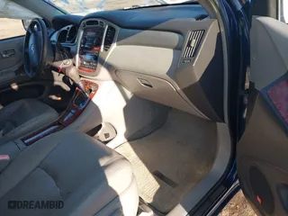 2006 Toyota Highlander w/3rd Row with VIN JTEEP21A060180251, listed as a IAAI auction lot 41589538 with 204,125 mi miles. Bid and sale history available at carsss.com. Image 5.