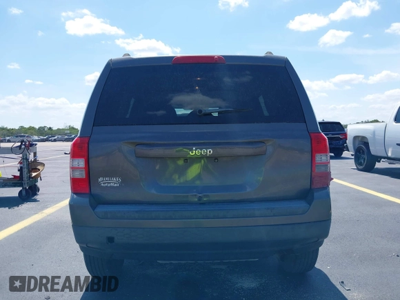 2016 Jeep Patriot Sport z VIN 1C4NJPBB4GD716767, wystawiony jako IAAI lot #42216197 z przebiegiem 119 976 mil mil oraz . Historia ofert i sprzedaży dostępna na DreamBid. Obrazek 16.