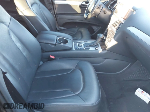 2015 Audi Q7 S line Prestige с VIN WA1DGAFE5FD003977, выставлен на аукционе IAAI как лот 41183945 с пробегом 176 628 миль миль и . История ставок и продаж доступна на DreamBid. Изображение 5.