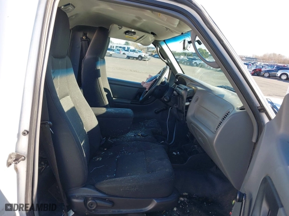 2004 Ford Ranger XL with VIN 1FTYR10D84PA32323, listed as a IAAI auction lot 41289922 with 1 mi miles. Bid and sale history available at carsss.com. Image 5.