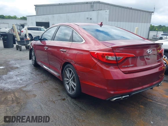 2015 Hyundai Sonata Sport z VIN 5NPE34AB6FH231128, wystawiony jako IAAI lot #42356554 z przebiegiem 177 296 mil mil oraz . Historia ofert i sprzedaży dostępna na DreamBid. Obrazek 3.