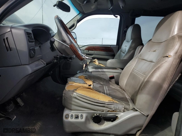 2000 Ford Excursion Limited with VIN 1FMSU43F6YED77544, listed as a Copart auction lot 49739055 with 276,119 mi miles and Salvage Title. Bid and sale history available at carsss.com. Image 7.