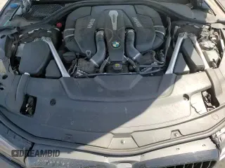 2019 BMW 7 Series 750i z VIN WBA7F0C50KGM25066, wystawiony jako Copart lot #53901935 z przebiegiem 65 724 mil mil oraz Szkoda całkowita • Salvage title. Historia ofert i sprzedaży dostępna na DreamBid. Obrazek 13.