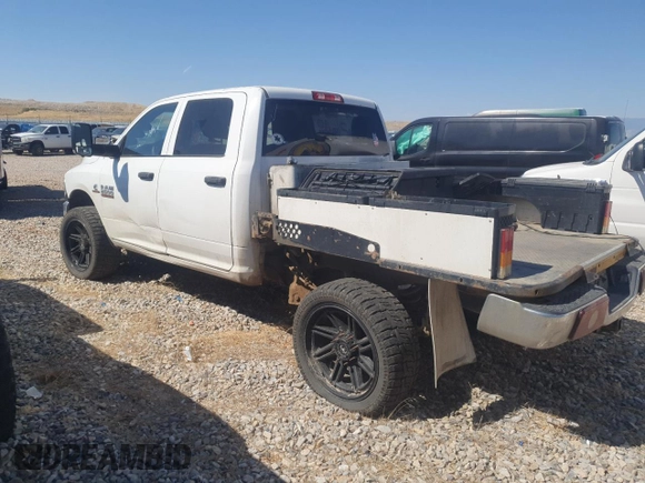 2018 Ram 2500 Tradesman z VIN 3C6UR5CL3JG348471, wystawiony jako Copart lot #64247285 z przebiegiem 398 440 mil mil oraz Czysty tytuł • Clean title. Historia ofert i sprzedaży dostępna na DreamBid. Obrazek 2.