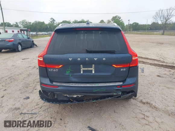 2023 Volvo XC60 Plus Bright Theme with VIN YV4L12RN4P1375945, listed as a IAAI auction lot 41945980 with 27,609 mi miles. Bid and sale history available at carsss.com. Image 16.