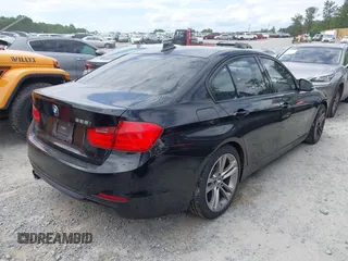 2013 BMW 3 Series 328i z VIN WBA3A5C52DJ461664, wystawiony jako IAAI lot #42182365 z przebiegiem 125 195 mil mil oraz . Historia ofert i sprzedaży dostępna na DreamBid. Obrazek 4.