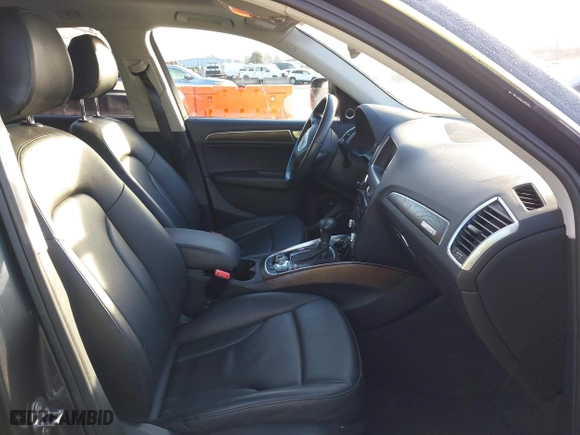2017 Audi Q5 Premium Plus with VIN WA1L2AFP2HA054045, listed as a IAAI auction lot 41483729 with 70,938 mi miles. Bid and sale history available at carsss.com. Image 5.