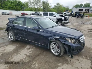 2013 Mercedes-Benz C 250 Sport с VIN WDDGF4HB9DR298923, выставлен на аукционе Copart как лот 56575025 с пробегом 63 041 миль миль и Списание • Salvage title. История ставок и продаж доступна на DreamBid. Изображение 4.