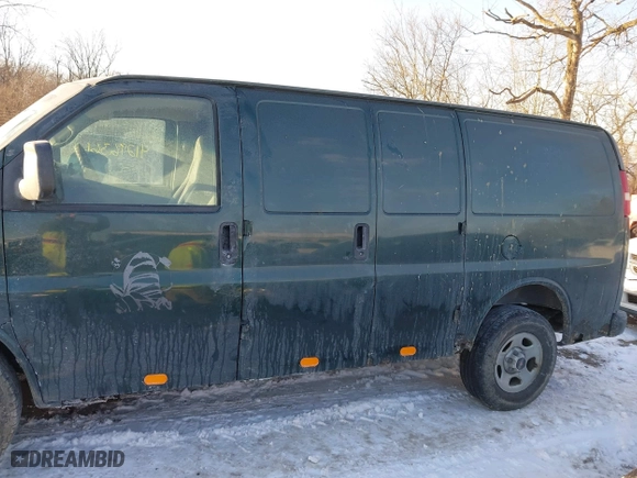 2004 GMC Savana Cargo Van with VIN 1GTFG15X741153301, listed as a IAAI auction lot 41296361 with 147,759 mi miles. Bid and sale history available at carsss.com. Image 14.