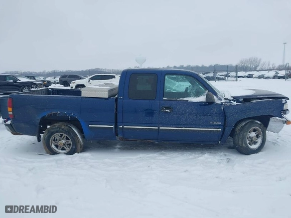 2001 Chevrolet Silverado 1500 LS with VIN 2GCEC19V111308544, listed as a IAAI auction lot 41568621 with 391,412 mi miles. Bid and sale history available at carsss.com. Image 13.