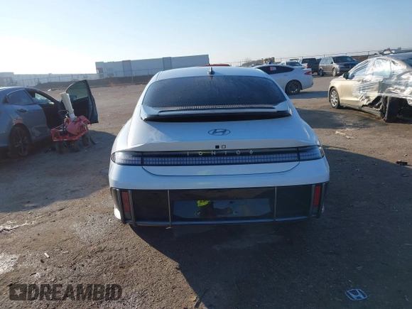 2023 Hyundai Ioniq 6 SEL z VIN KMHM34AA6PA052093, wystawiony jako IAAI lot #41233794 z przebiegiem 8 300 mil mil oraz . Historia ofert i sprzedaży dostępna na DreamBid. Obrazek 15.
