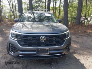 2025 Volkswagen Atlas SEL Premium R-Line with VIN 1V2FR2CA0SC522921, listed as a IAAI auction lot 42033389 with 5,342 mi miles and . Bid and sale history available at DreamBid. Image 12.