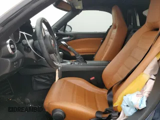 2018 FIAT 124 Spider Abarth z VIN JC1NFAEKXJ0134338, wystawiony jako Copart lot #54186974 z przebiegiem 75 983 mil mil oraz Szkody całkowita. Historia ofert i sprzedaży dostępna na DreamBid. Obrazek 7.