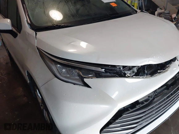 2021 Toyota Sienna Limited with VIN 5TDZSKFCXMS031760, listed as a IAAI auction lot 41294945 with 68,804 mi miles and . Bid and sale history available at DreamBid. Image 17.
