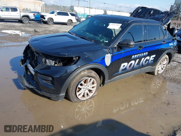 2022 Ford Police Interceptor z VIN 1FM5K8AC6NGC52692, wystawiony jako IAAI lot #41957993 z przebiegiem 7 834 mil mil oraz . Historia ofert i sprzedaży dostępna na DreamBid. Obrazek 17.