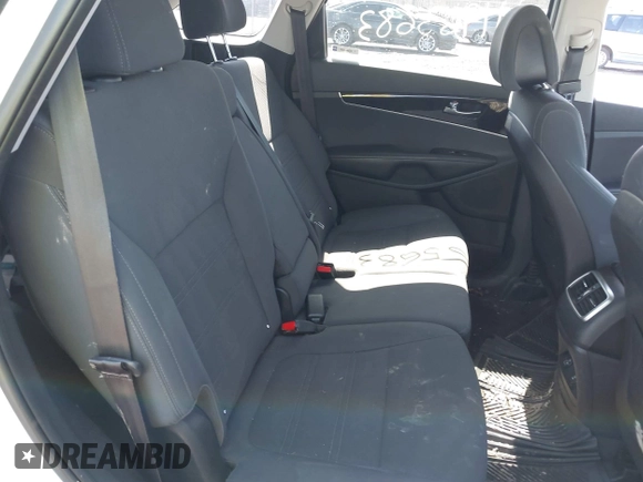 2016 Kia Sorento LX with VIN 5XYPGDA55GG081559, listed as a IAAI auction lot 41965683 with 94,177 mi miles. Bid and sale history available at carsss.com. Image 8.