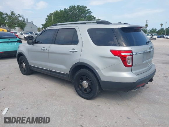 2018 Ford Police Interceptor Utility z VIN 1FM5K8AR4JGC95328, wystawiony jako IAAI lot #42295227 z przebiegiem 119 872 mil mil oraz . Historia ofert i sprzedaży dostępna na DreamBid. Obrazek 3.