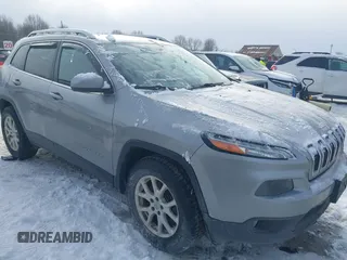 2017 Jeep Cherokee Latitude with VIN 1C4PJMCS0HW504346, listed as a IAAI auction lot 41452733 with 229,140 mi miles. Bid and sale history available at carsss.com. Image 1.